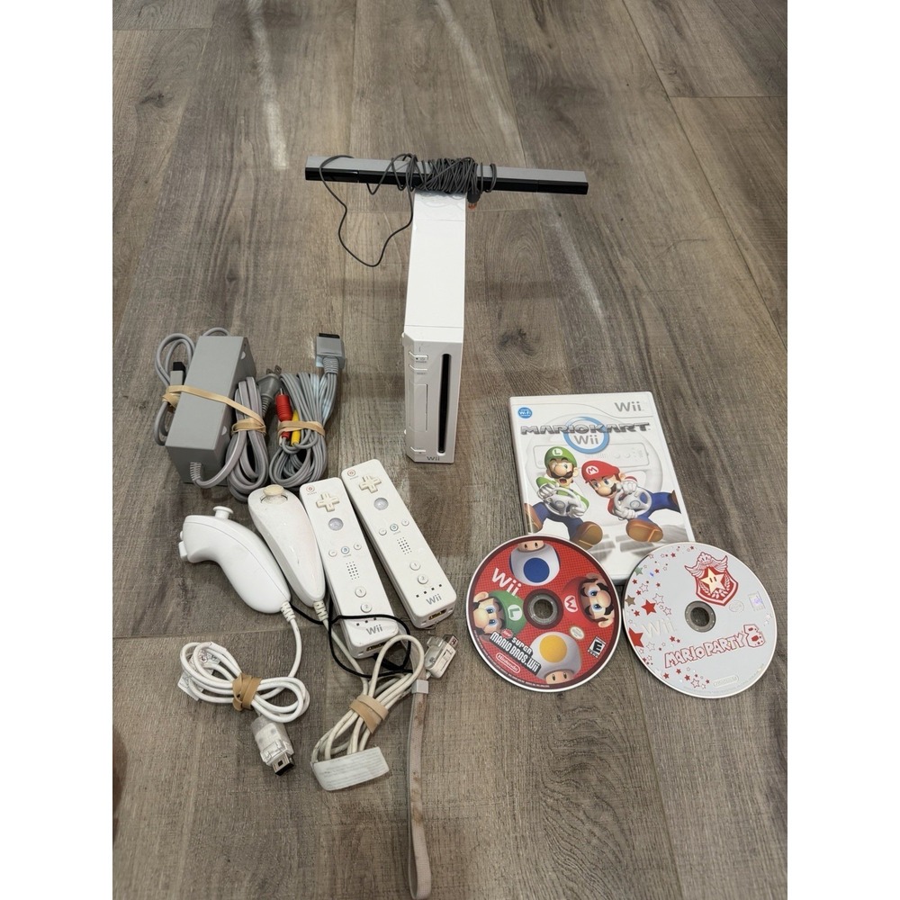 Nintendo Wii RVL-001 console super mario bros games bundle!